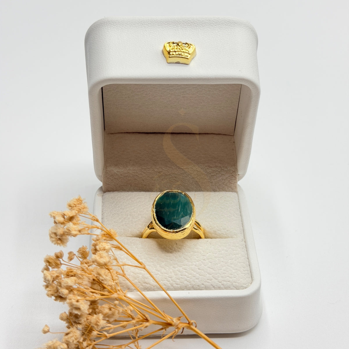 Natural green cat’s eye gold plated adjustable ring, front view