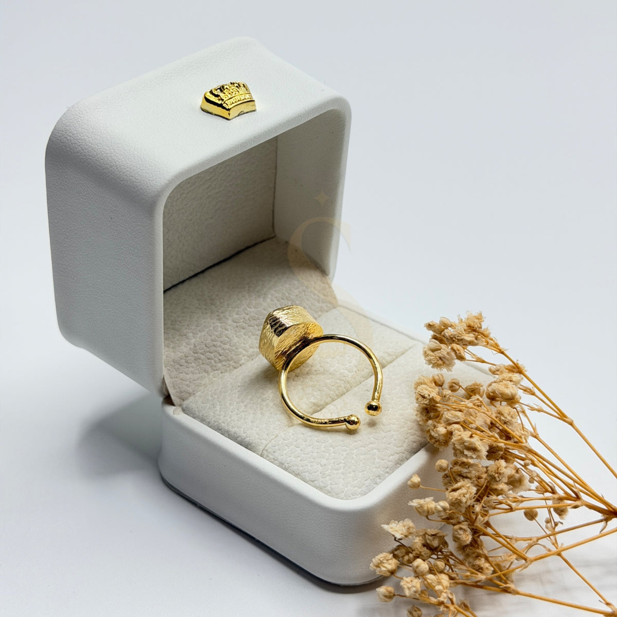 Green Kyanite natural stone ring showing the adjustable gold plated band