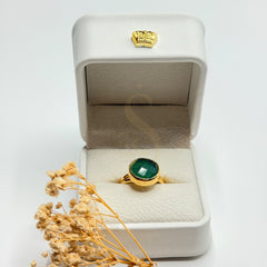 Green Onyx Agate gold plated natural stone ring in a Sakinah presentation box, front view