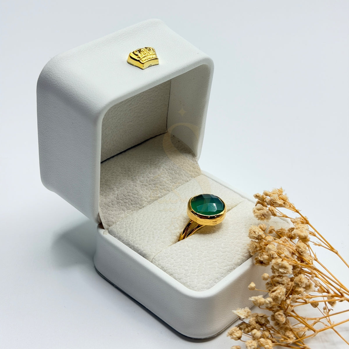Green Onyx Agate gold plated natural stone ring in a Sakinah presentation box, angled view