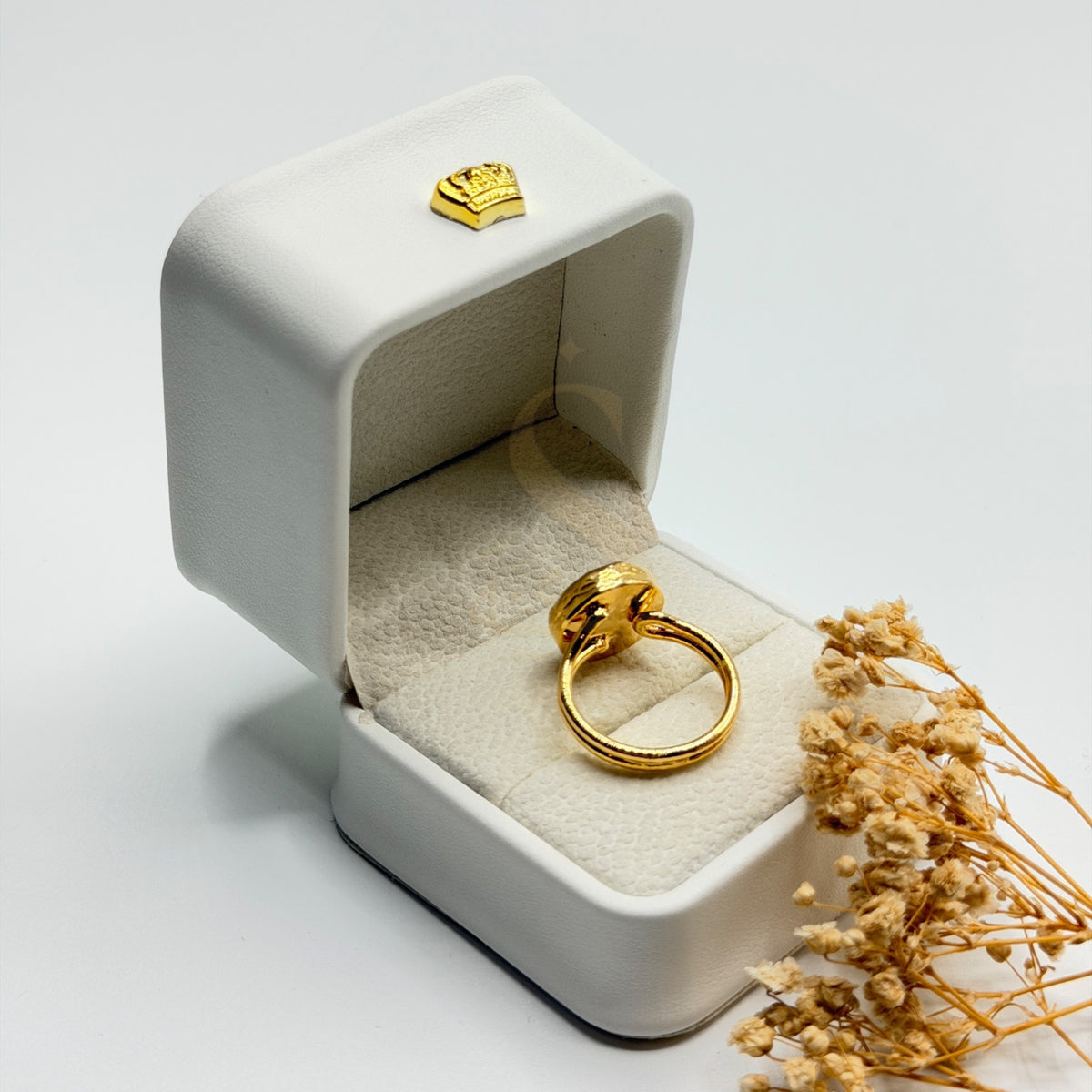 Green Onyx Agate natural stone ring showing the gold plated band and handmade setting