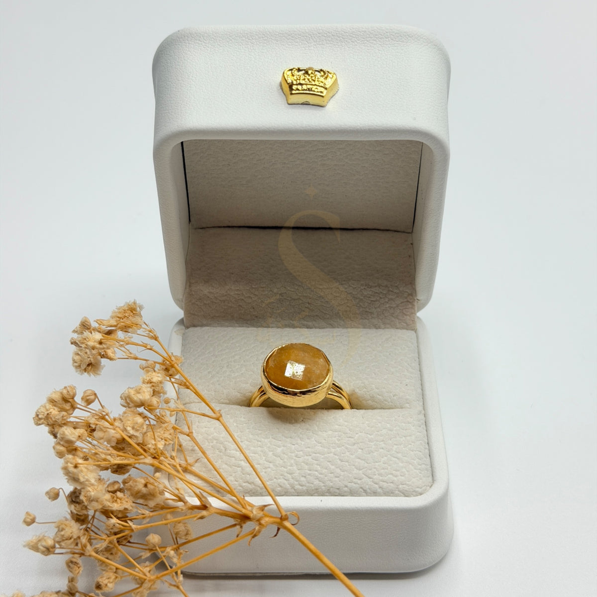 Honey Calcite natural stone ring in a Sakinah presentation box, front view