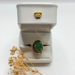 Green Onyx Calcite statement ring in a Sakinah presentation box, front view
