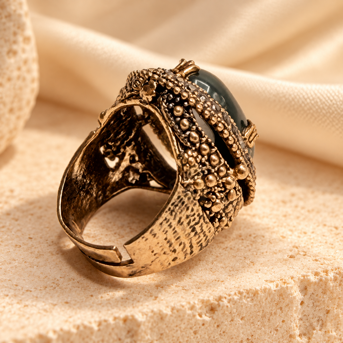 Esma Sultan Imperial Aqeeq Ring - side detail