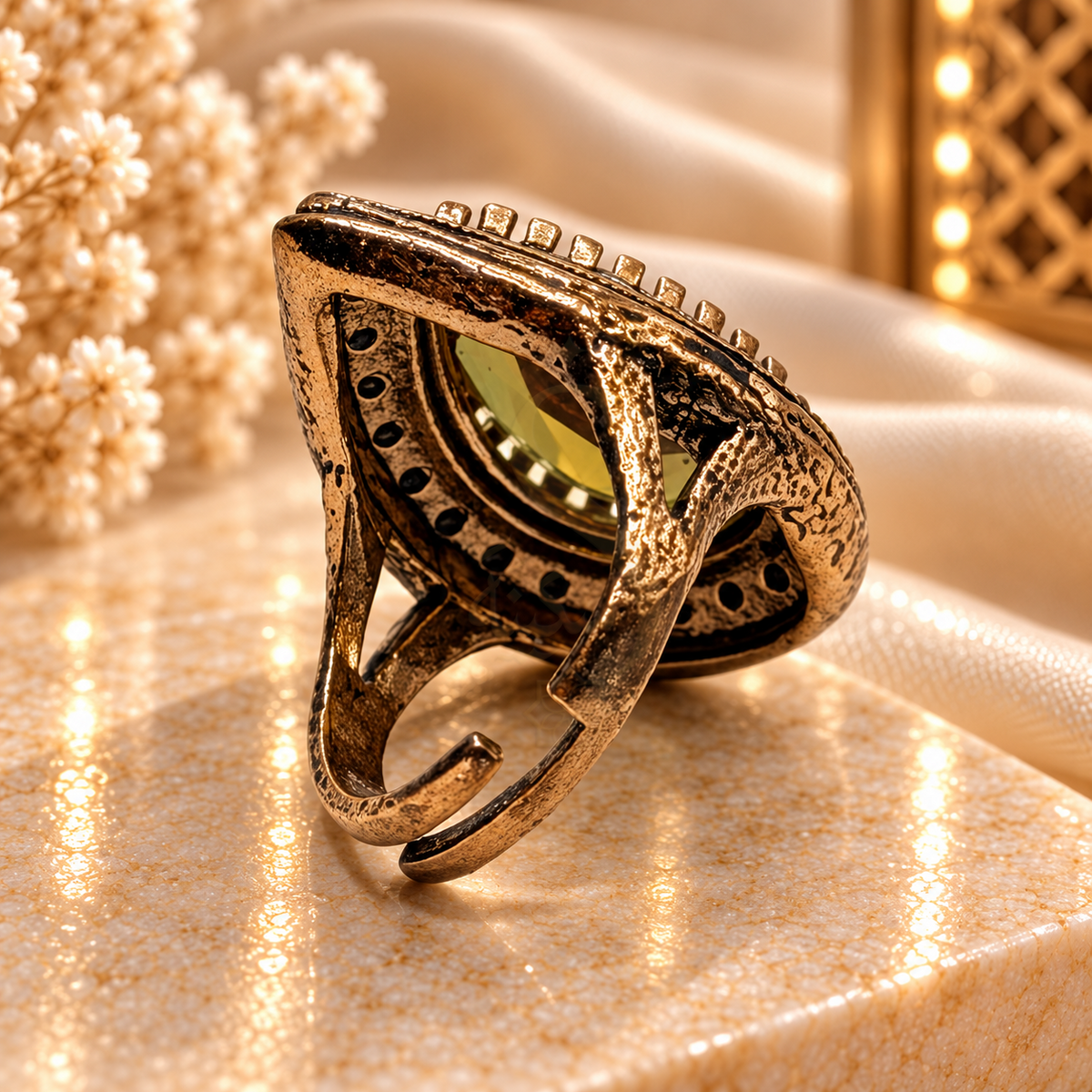 Hurrem Sultan Zultanite ring, side and band detail