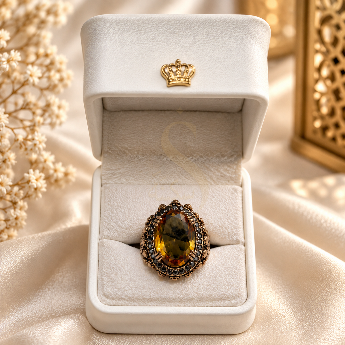 Nurbanu Sultan Zultanite ring, presented in a luxury Sakinah box